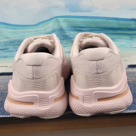 Brooks Ghost Max Crystal Gray/White Tuscany Colorway Womens 7 - Picture 9 of 11